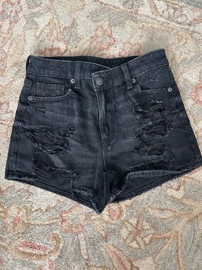 American Eagle High-Rise Distressed Women's Denim Mom Shorts - Black